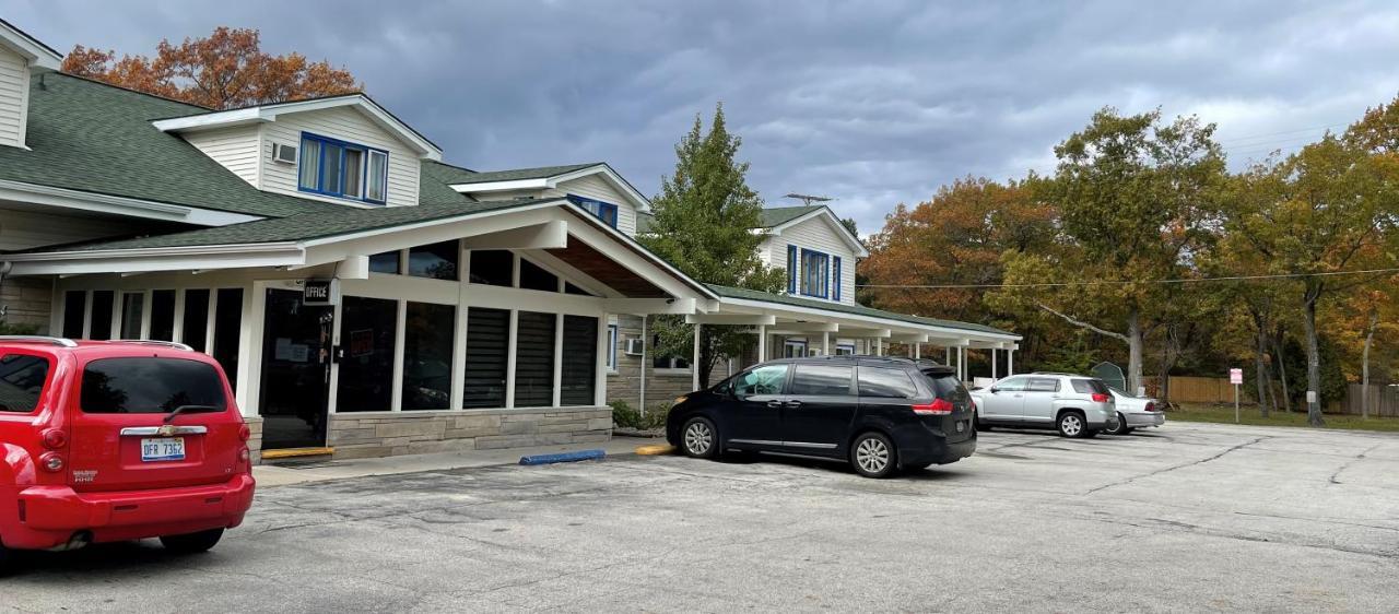 Camp Inn Lodge Oscoda Exterior foto