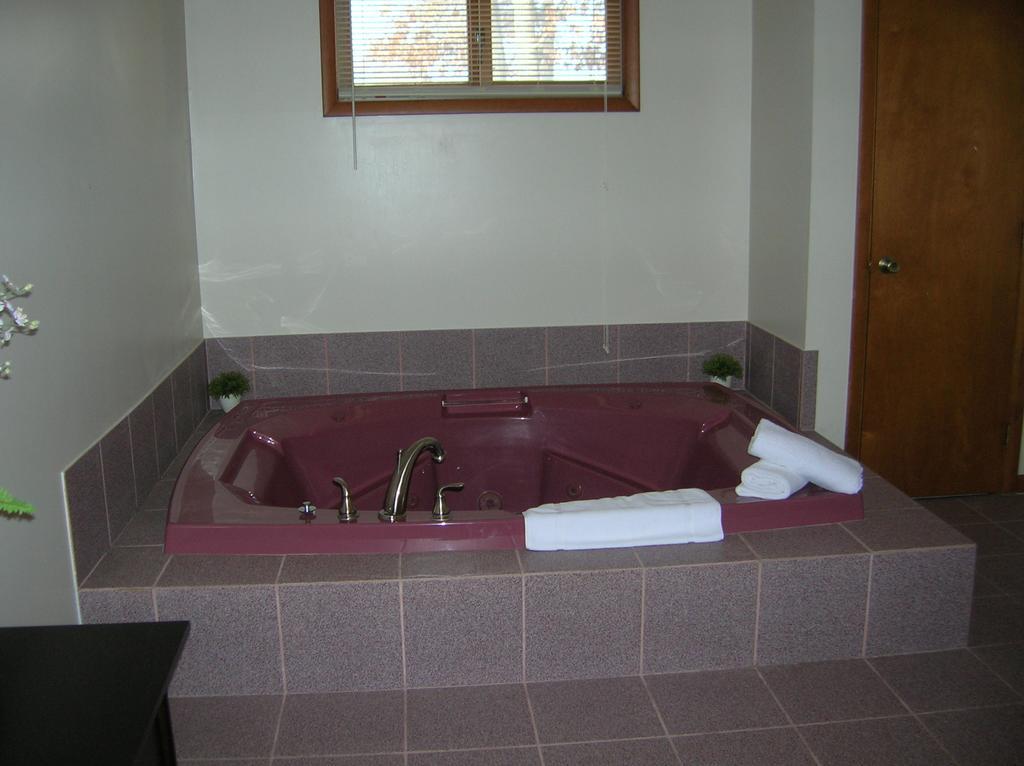 Camp Inn Lodge Oscoda Zimmer foto